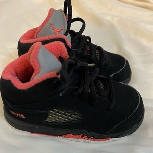 Retro 5 black and peach